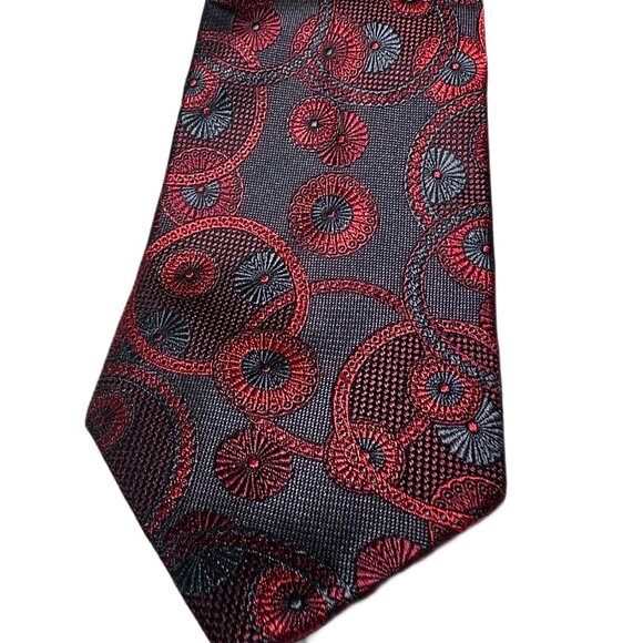Fratelli Uomo Silk Tie – Red Floral Medallion Elegance - Picture 2 of 4